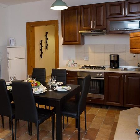 Apartman Girasol Pulaアパートメント エクステリア 写真