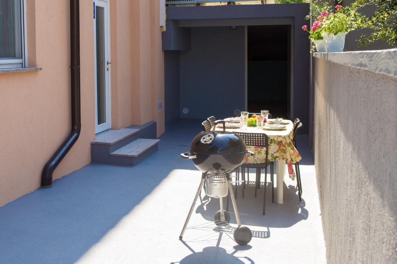 Apartman Girasol Pulaアパートメント エクステリア 写真