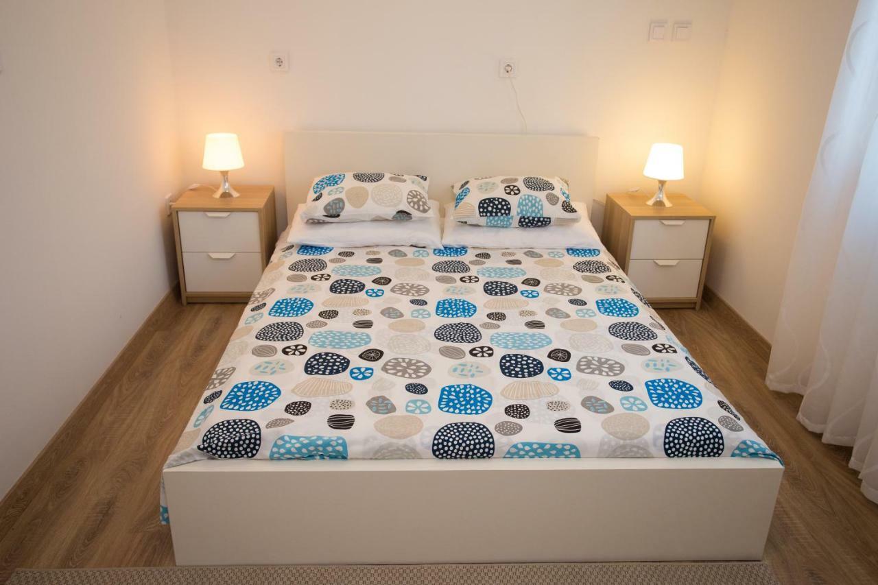 Apartman Girasol Pulaアパートメント エクステリア 写真