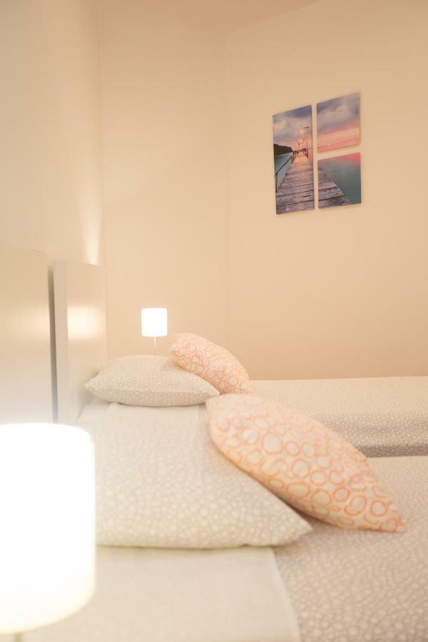 Apartman Girasol Pulaアパートメント エクステリア 写真